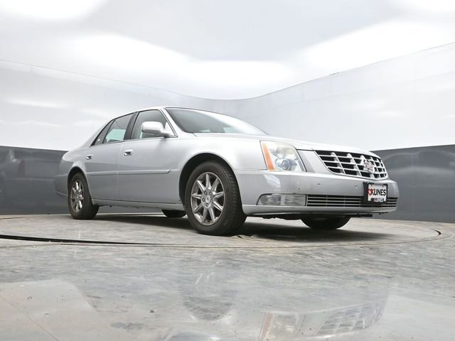 Used 2010 Cadillac DTS Luxury FWD image 39