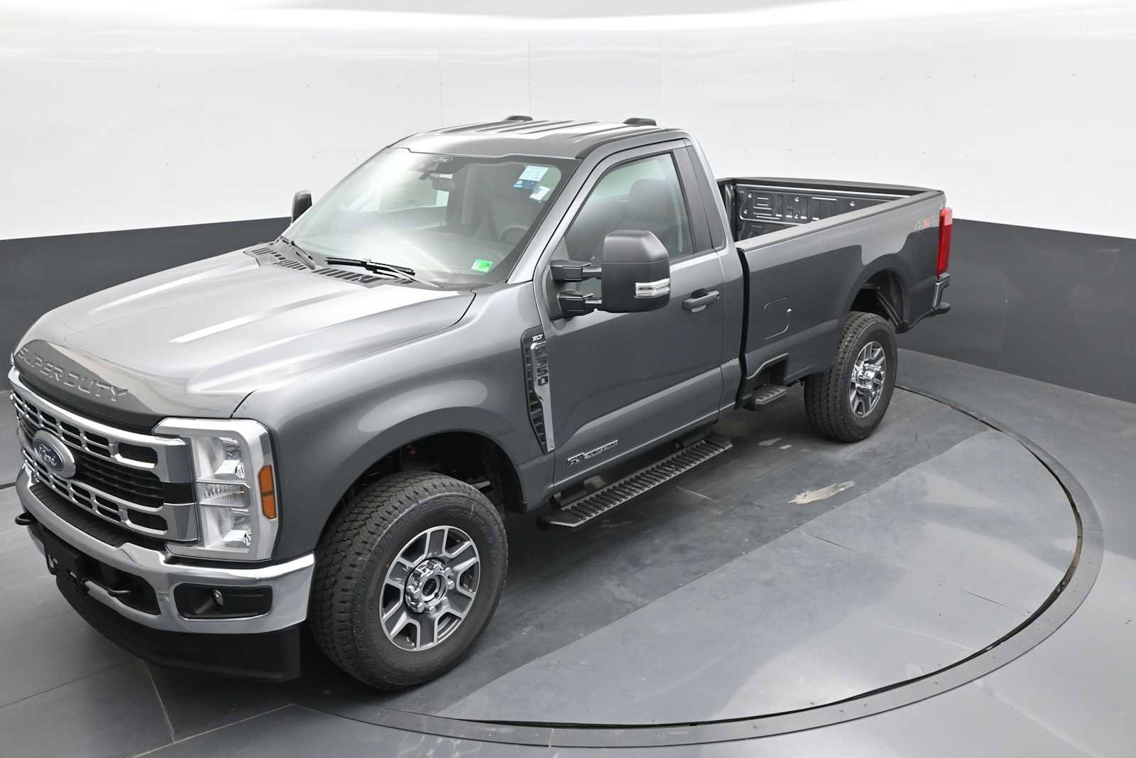 New 2025 Ford F350 XLT image 1
