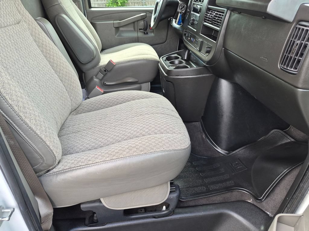 Used 2024 Chevrolet Express 3500 LT w/ LT Preferred Equipment Group RWD image 22