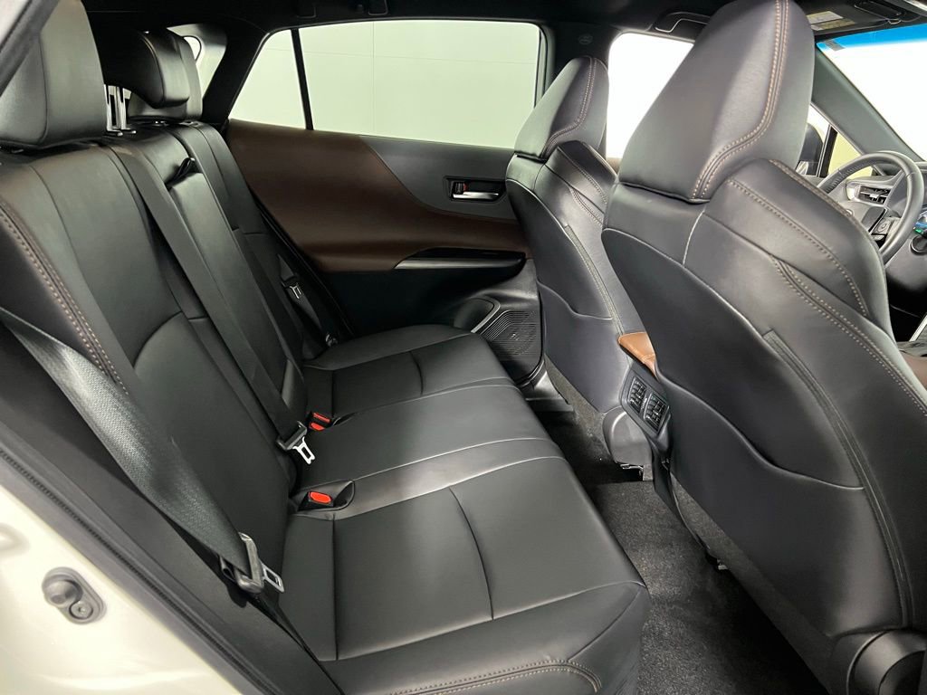 Used 2022 Toyota Venza XLE image 30