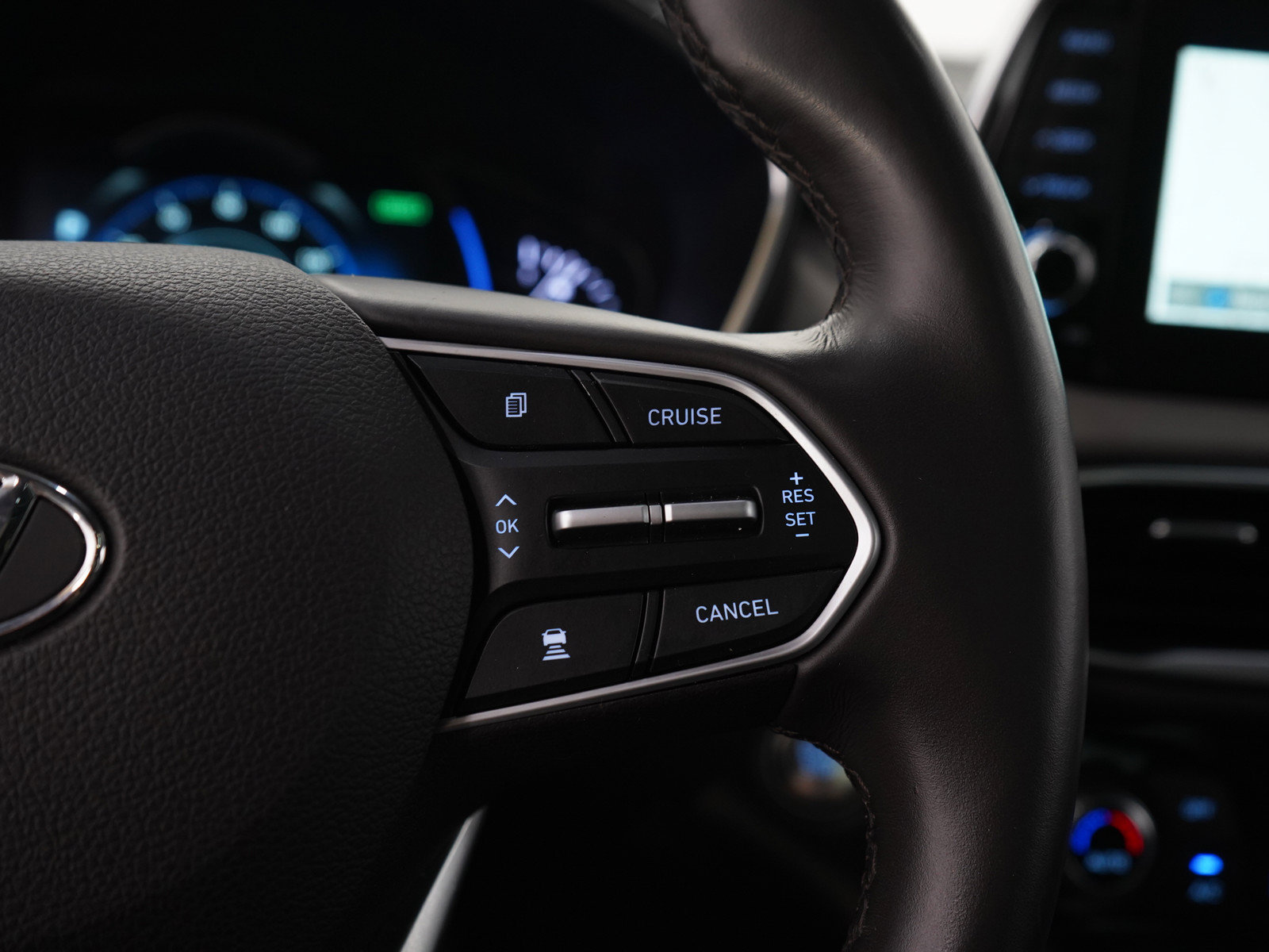 Used 2020 Hyundai Santa Fe Limited AWD/4WD image 30