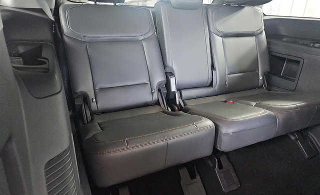 Used 2025 Ford Expedition Active AWD/4WD image 15