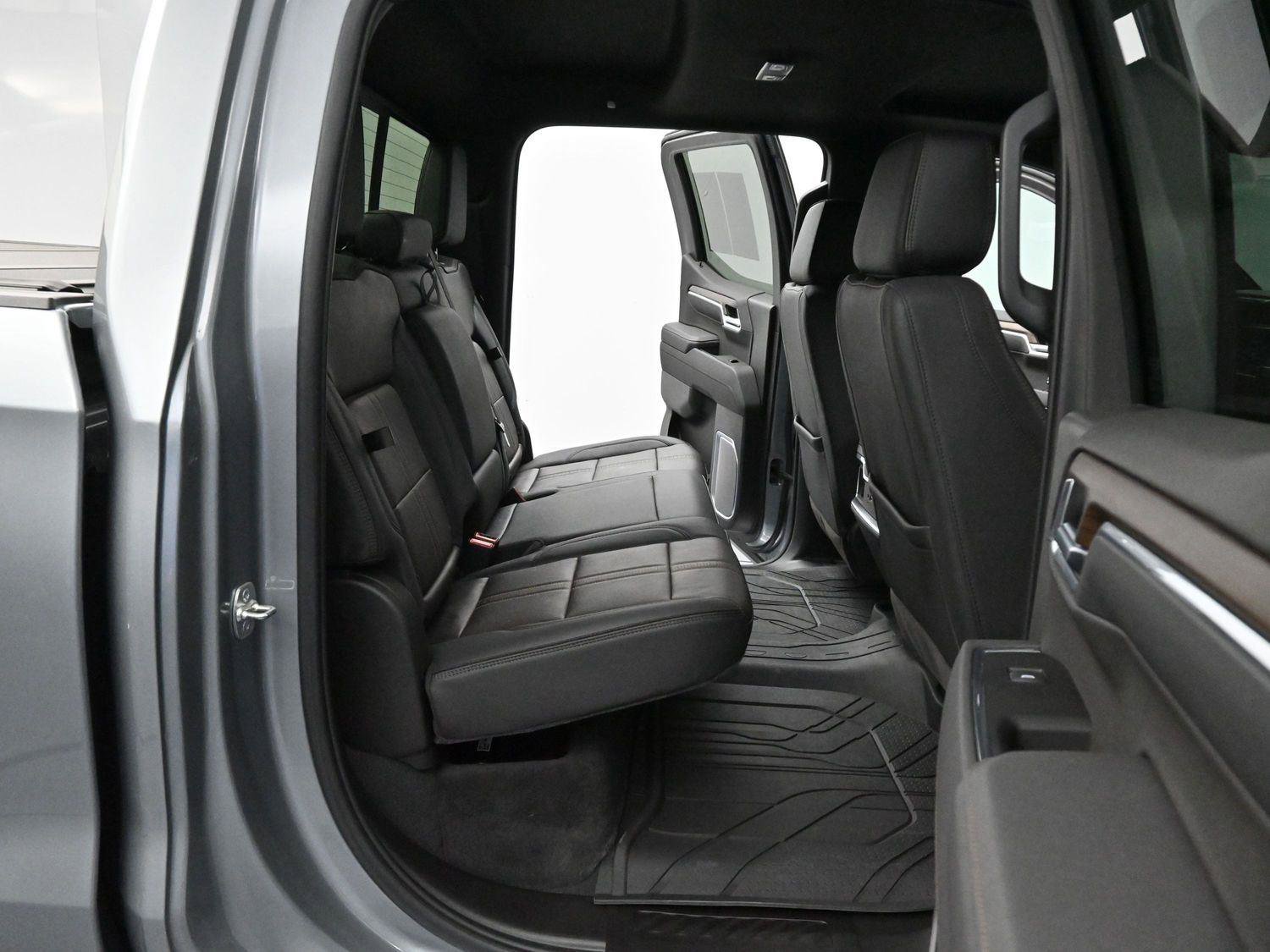 Used 2025 Chevrolet Silverado 1500 High Country w/ Technology Package AWD/4WD image 33