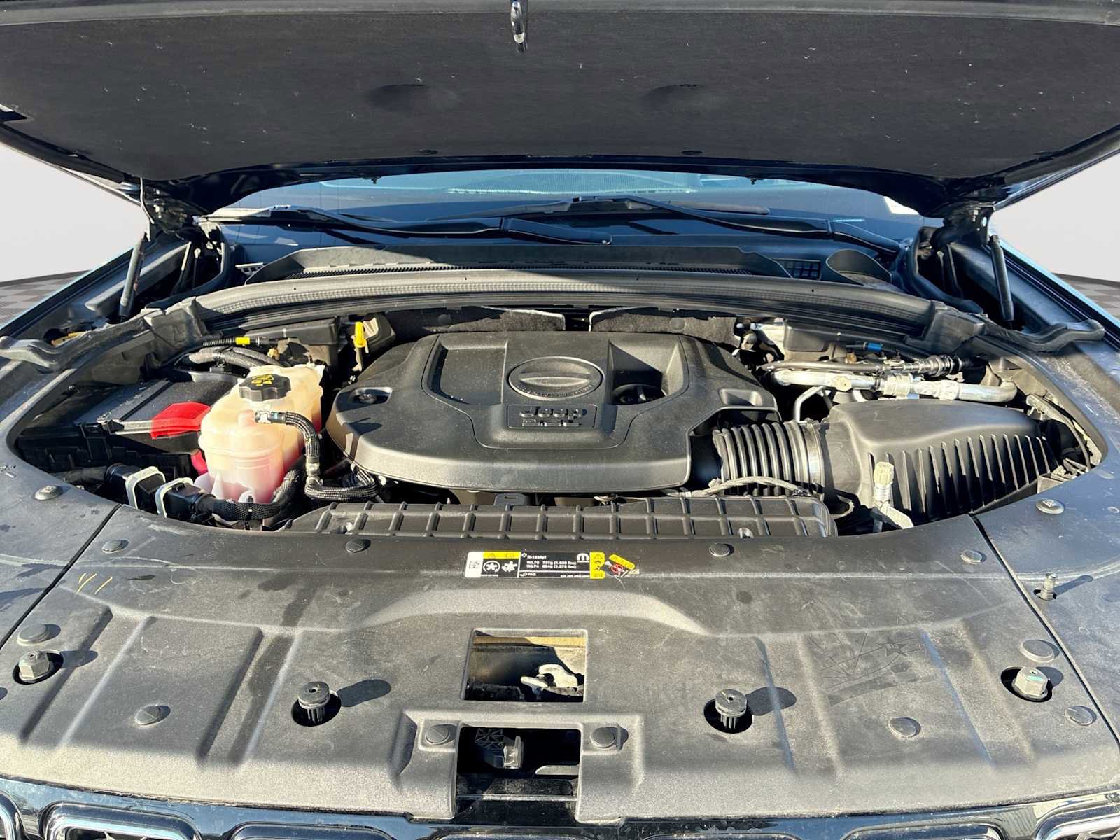 Used 2023 Jeep Grand Cherokee Overland w/ Advanced Protech Group III image 31