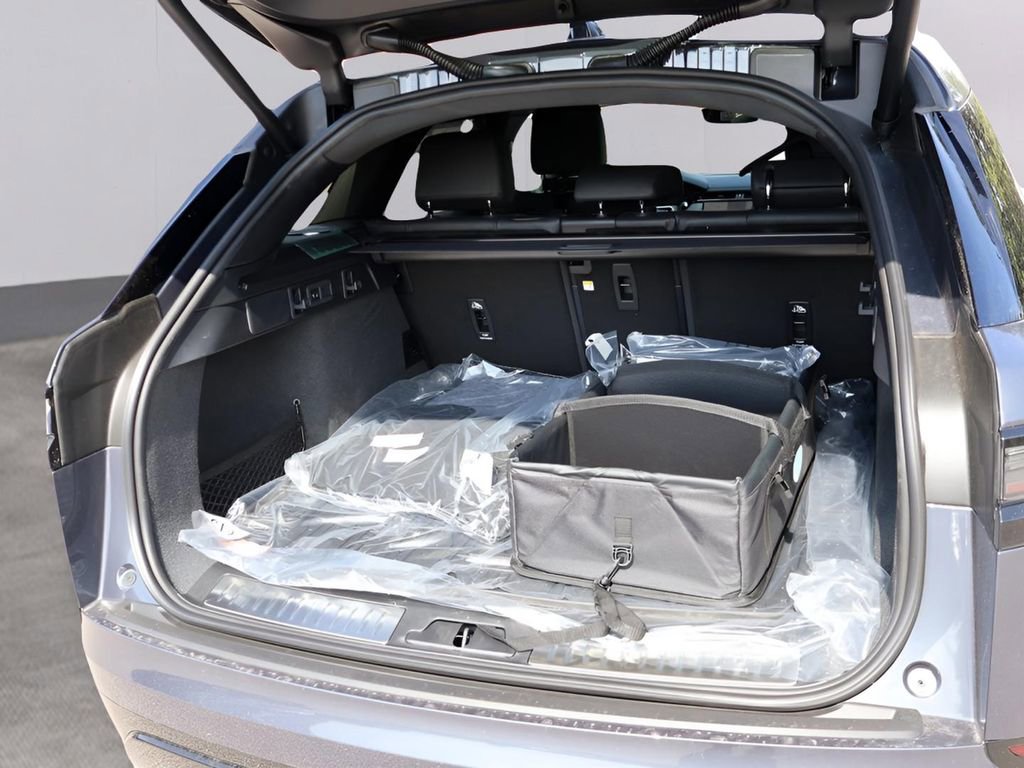 New 2026 Land Rover Range Rover Velar Dynamic SE image 17