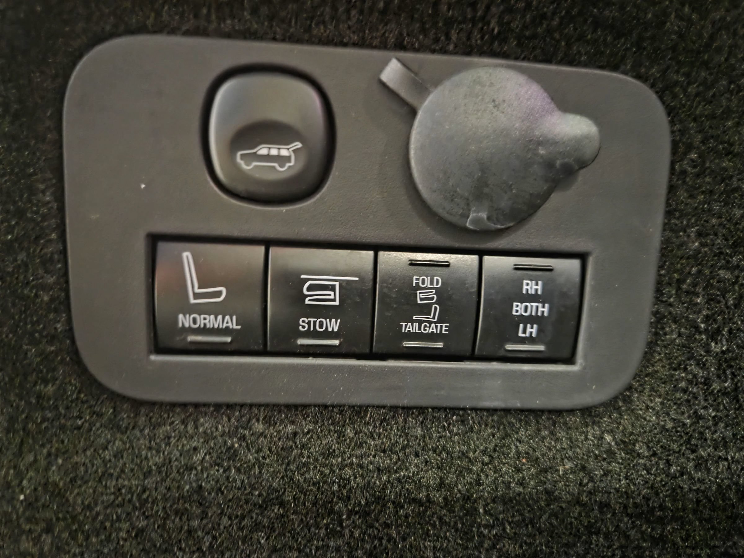 Used 2019 Lincoln MKT AWD image 39