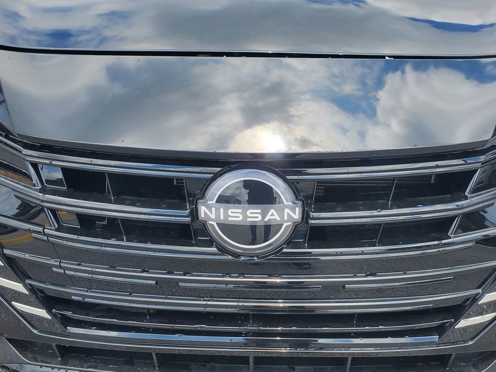 New 2025 Nissan Versa SV w/ Trunk Package FWD image 13