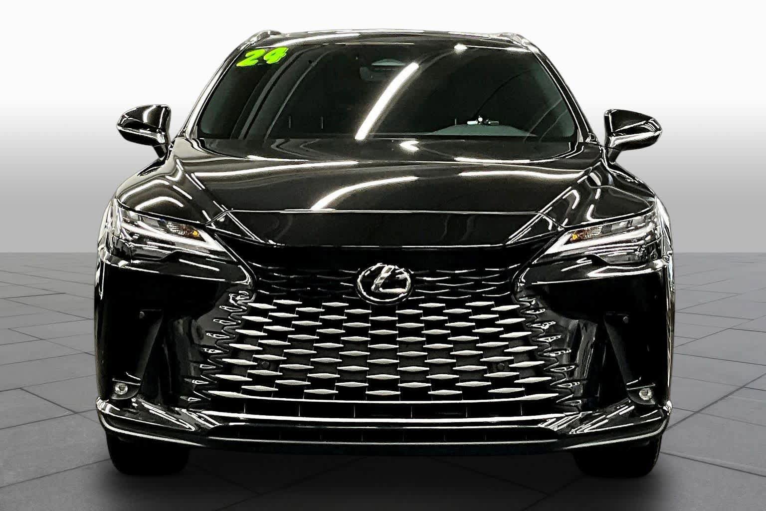 Used 2024 Lexus RX 350 FWD w/ Technology Package image 3