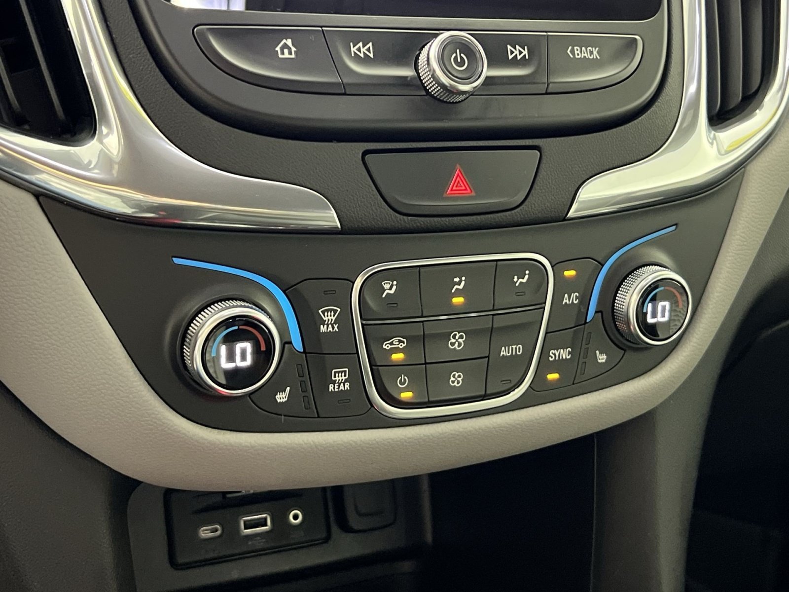 Used 2020 Chevrolet Equinox LT AWD/4WD image 20