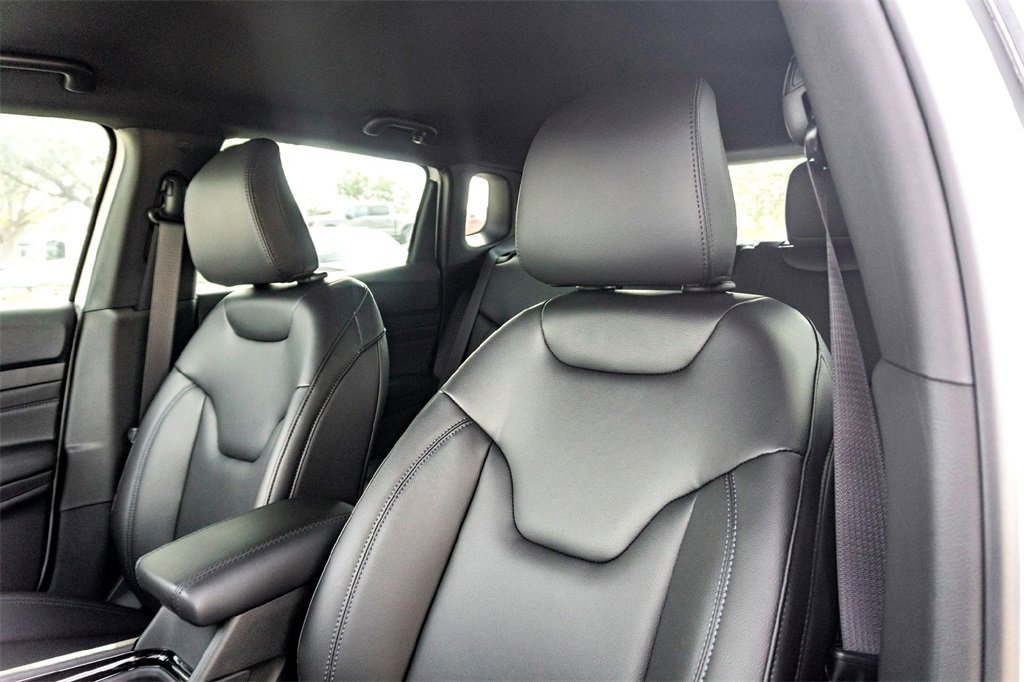 New 2026 Jeep Compass Limited image 9