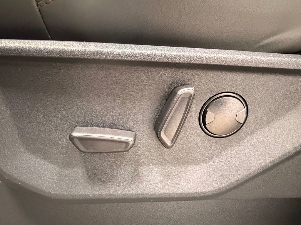 Used 2025 Ford Expedition Max Active image 28