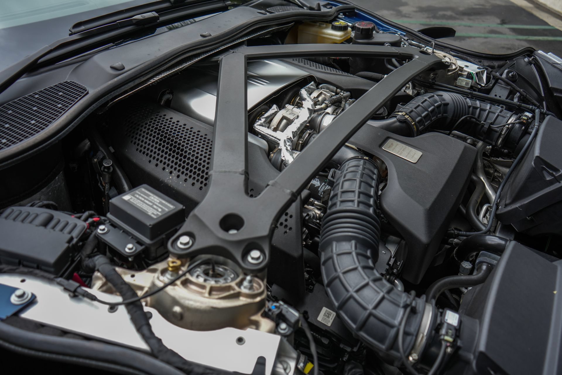 Used 2023 Aston Martin DB11 Volante RWD image 15