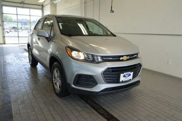 Used 2018 Chevrolet Trax LS AWD/4WD image 16