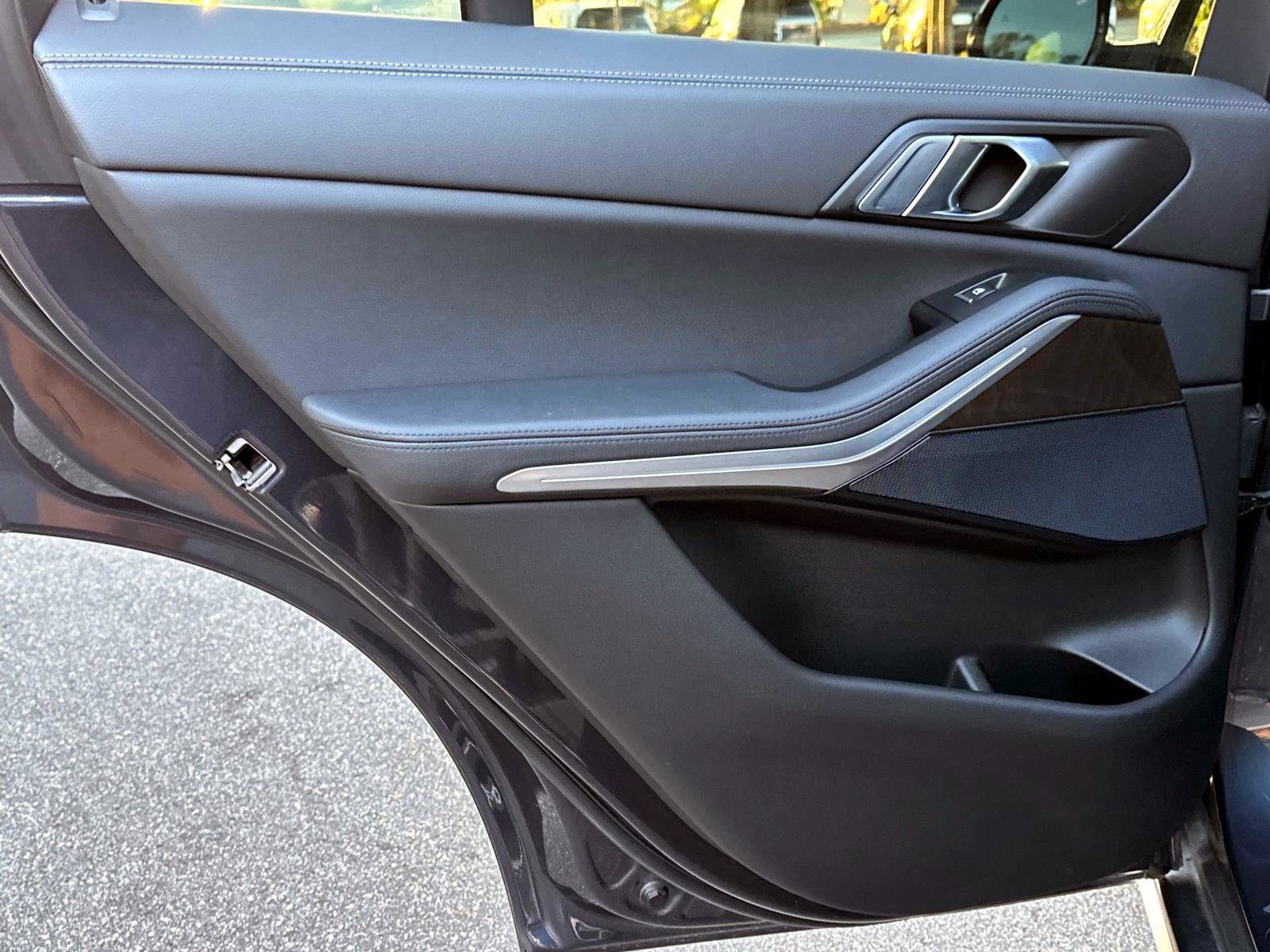 Used 2022 BMW X5 xDrive40i w/ Premium Package image 13