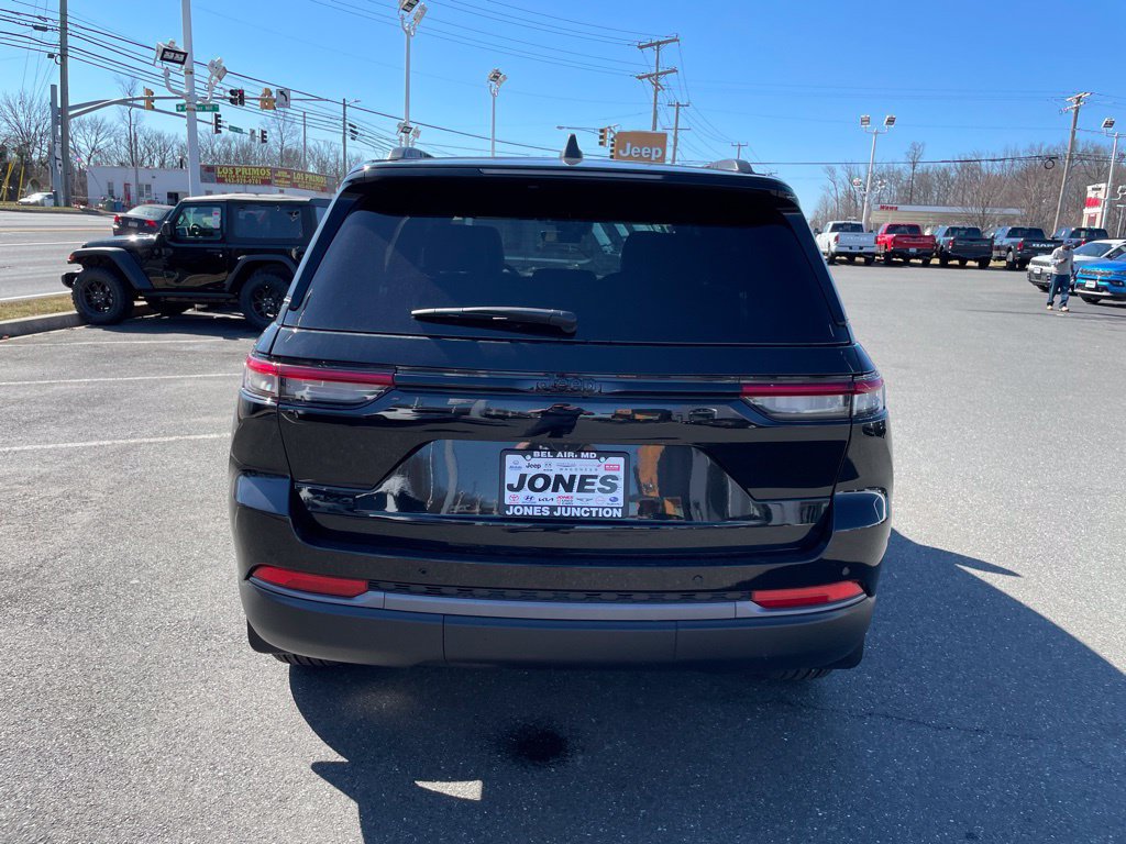 New 2026 Jeep Grand Cherokee Altitude AWD/4WD image 6