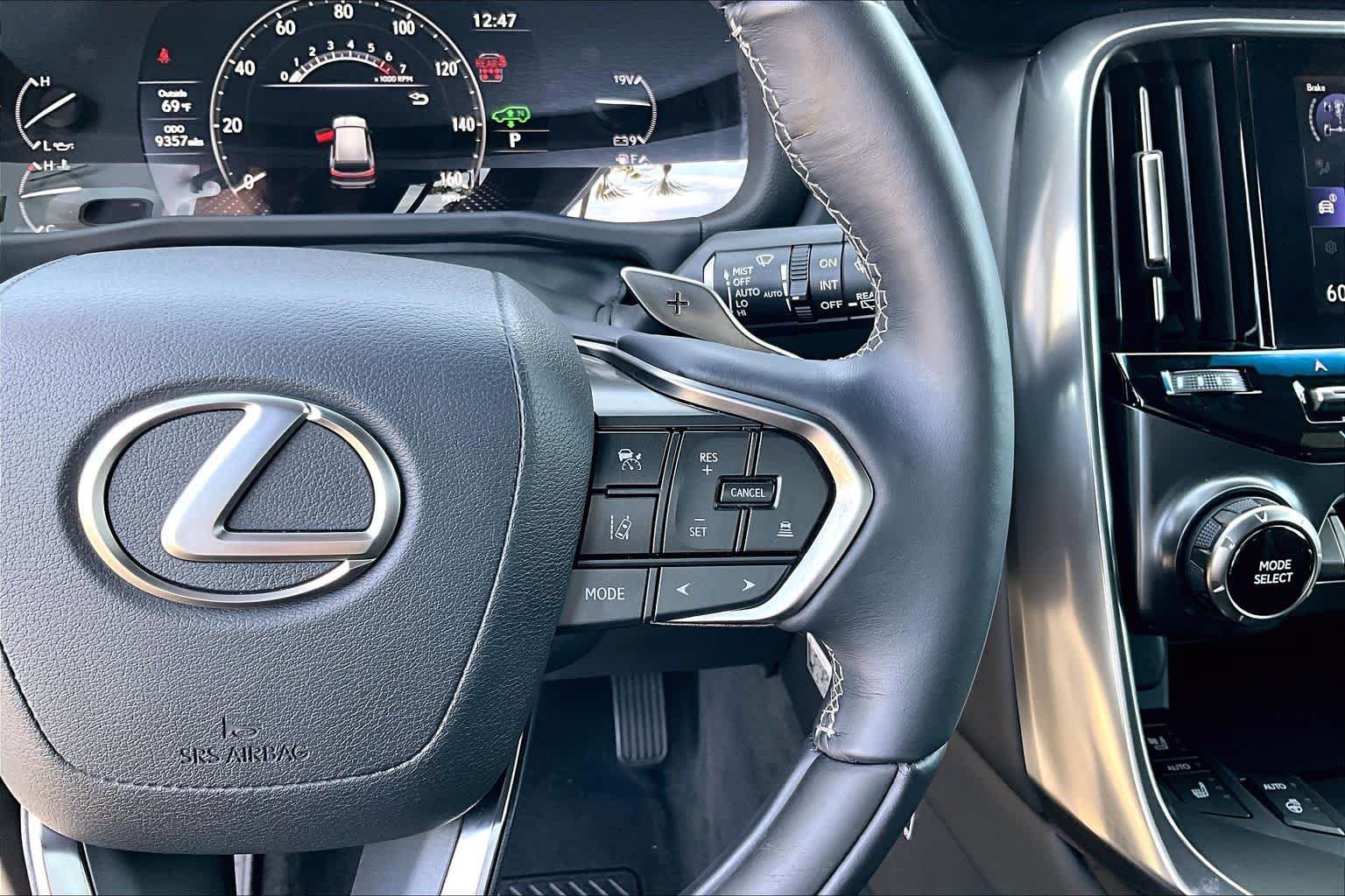 Used 2024 Lexus LX 600 4WD w/ Appearance Package image 23