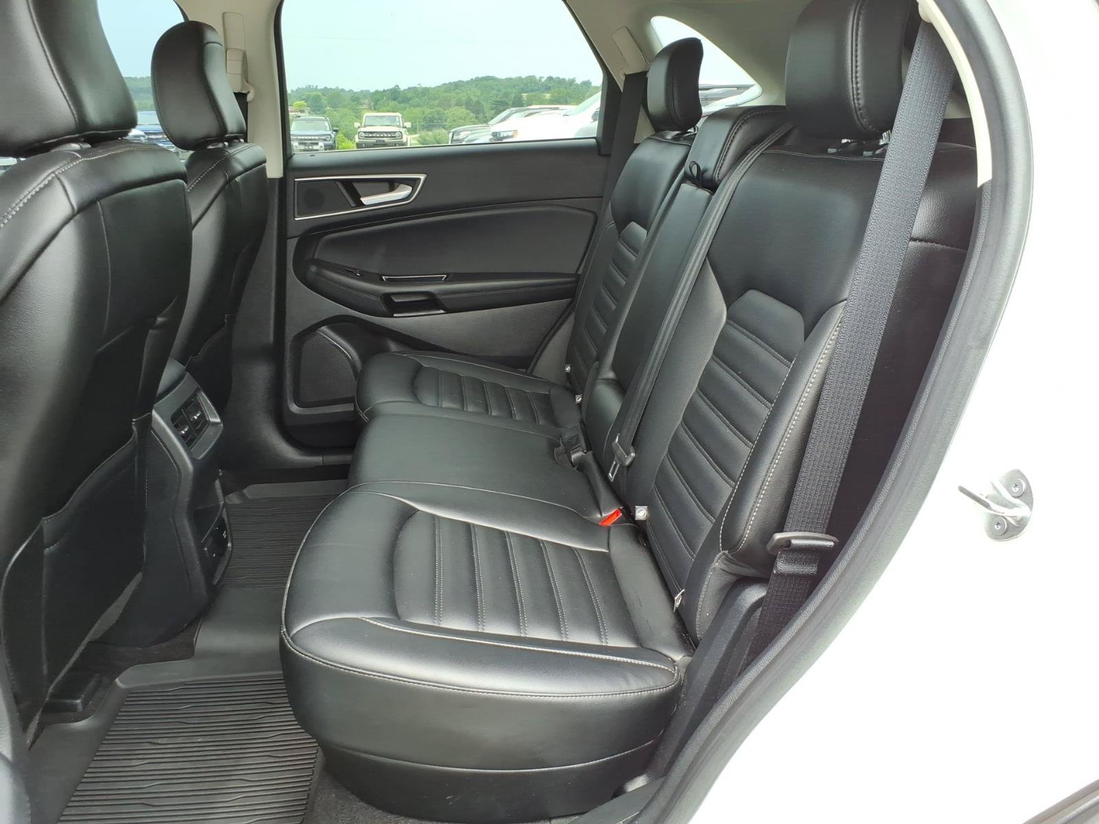 Used 2020 Ford Edge SEL w/ Convenience Package AWD/4WD image 9