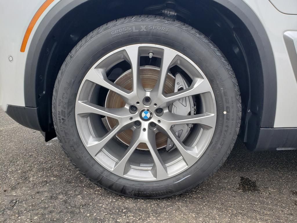 New 2026 BMW X5 xDrive50e image 12