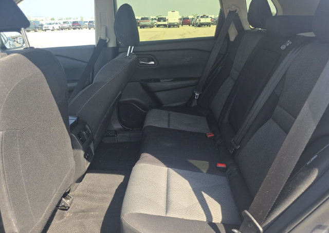 Certified 2025 Nissan Rogue SV FWD image 6