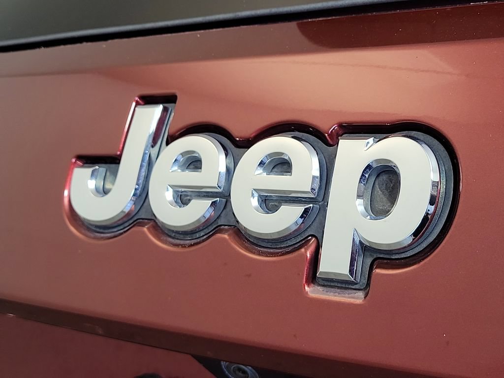 Used 2020 Jeep Grand Cherokee Limited w/ Luxury Group II RWD image 8
