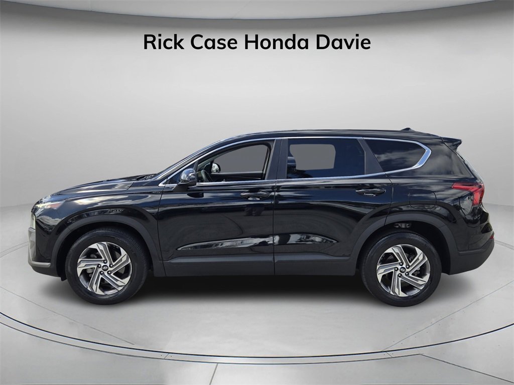 Used 2023 Hyundai Santa Fe SE image 4