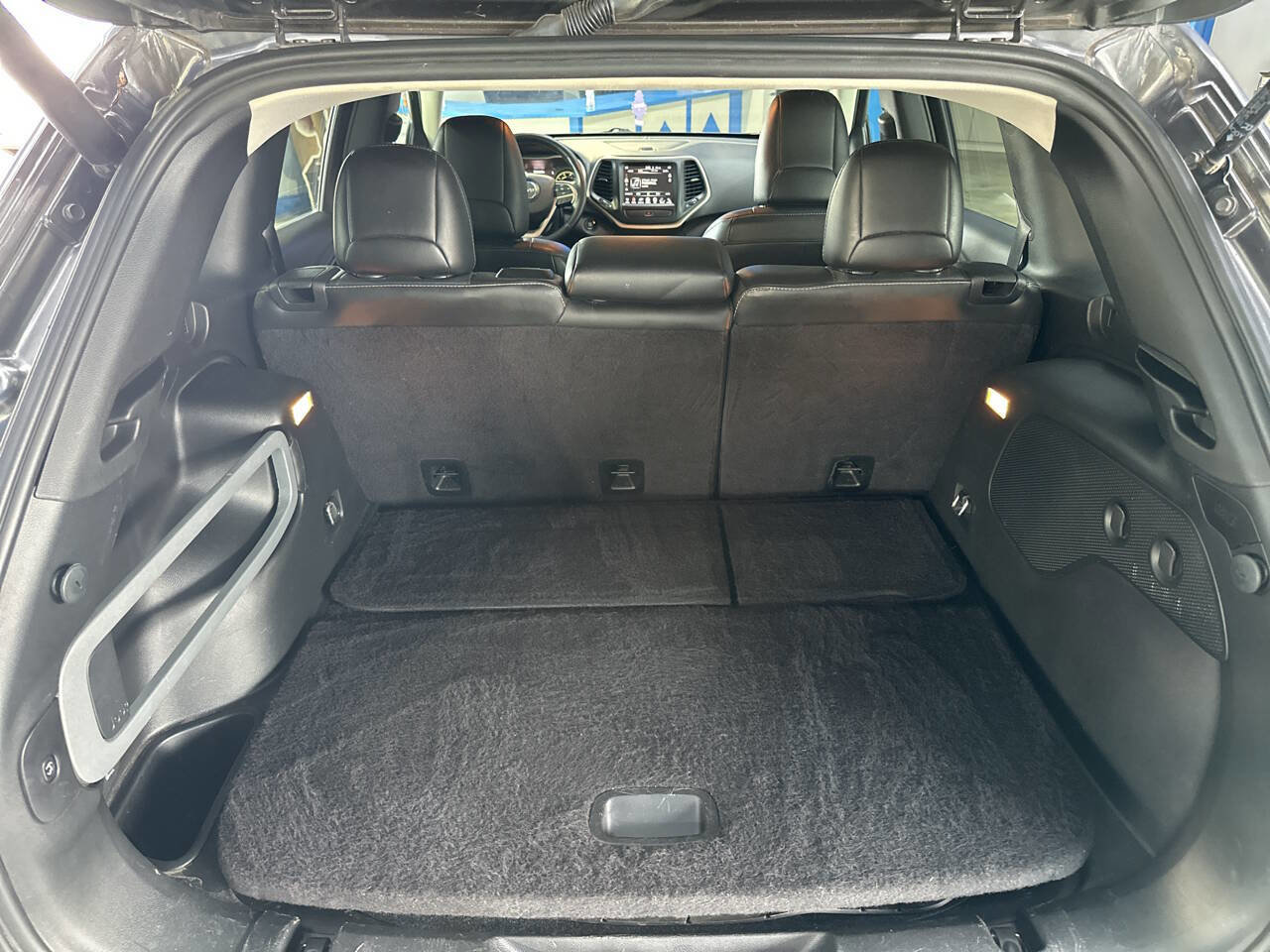 Used 2015 Jeep Cherokee Limited w/ Luxury Group image 13