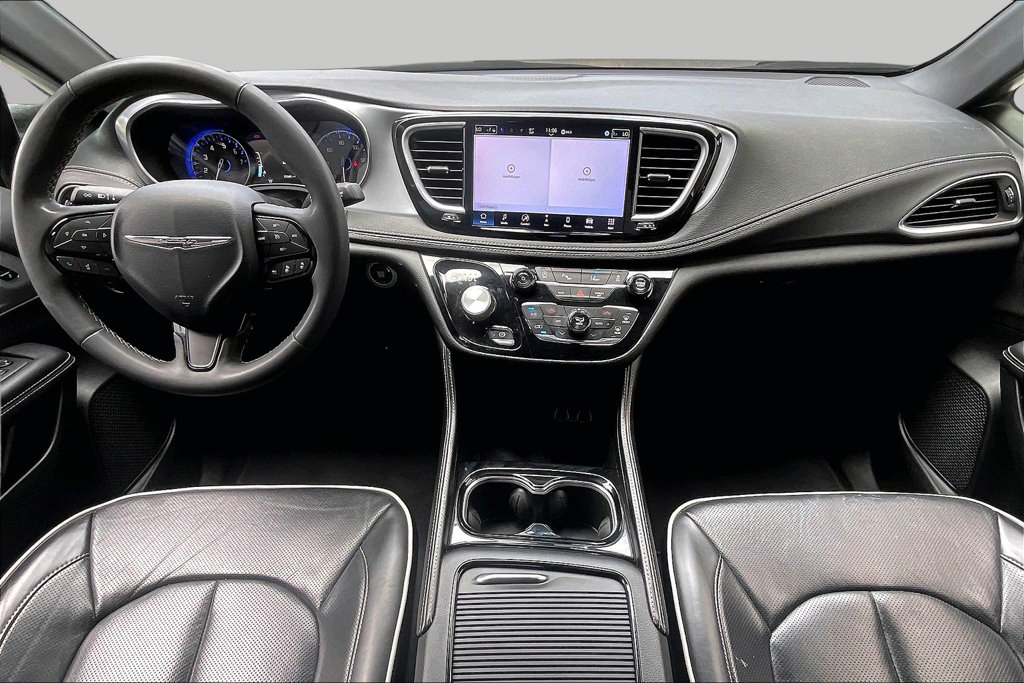 Used 2025 Chrysler Pacifica Limited FWD image 6