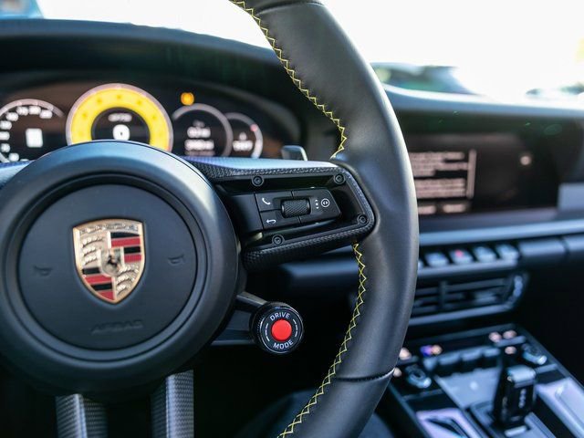 Certified 2025 Porsche 911 Carrera GTS image 31