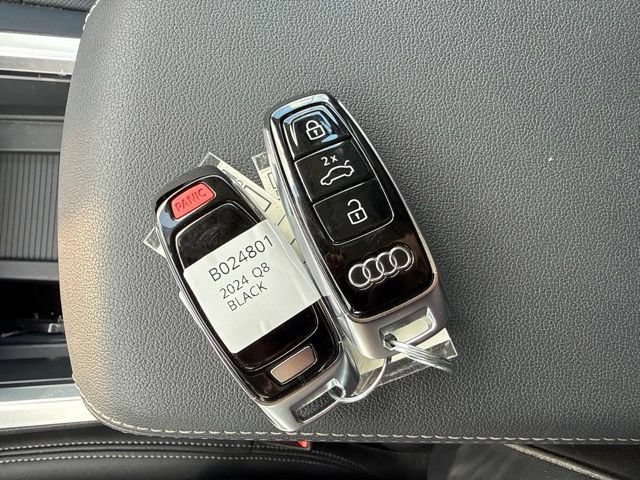 Used 2024 Audi Q8 e-tron Premium Plus w/ Premium Plus Package AWD/4WD image 25