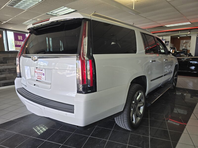 Used 2016 Cadillac Escalade ESV Premium AWD/4WD image 4