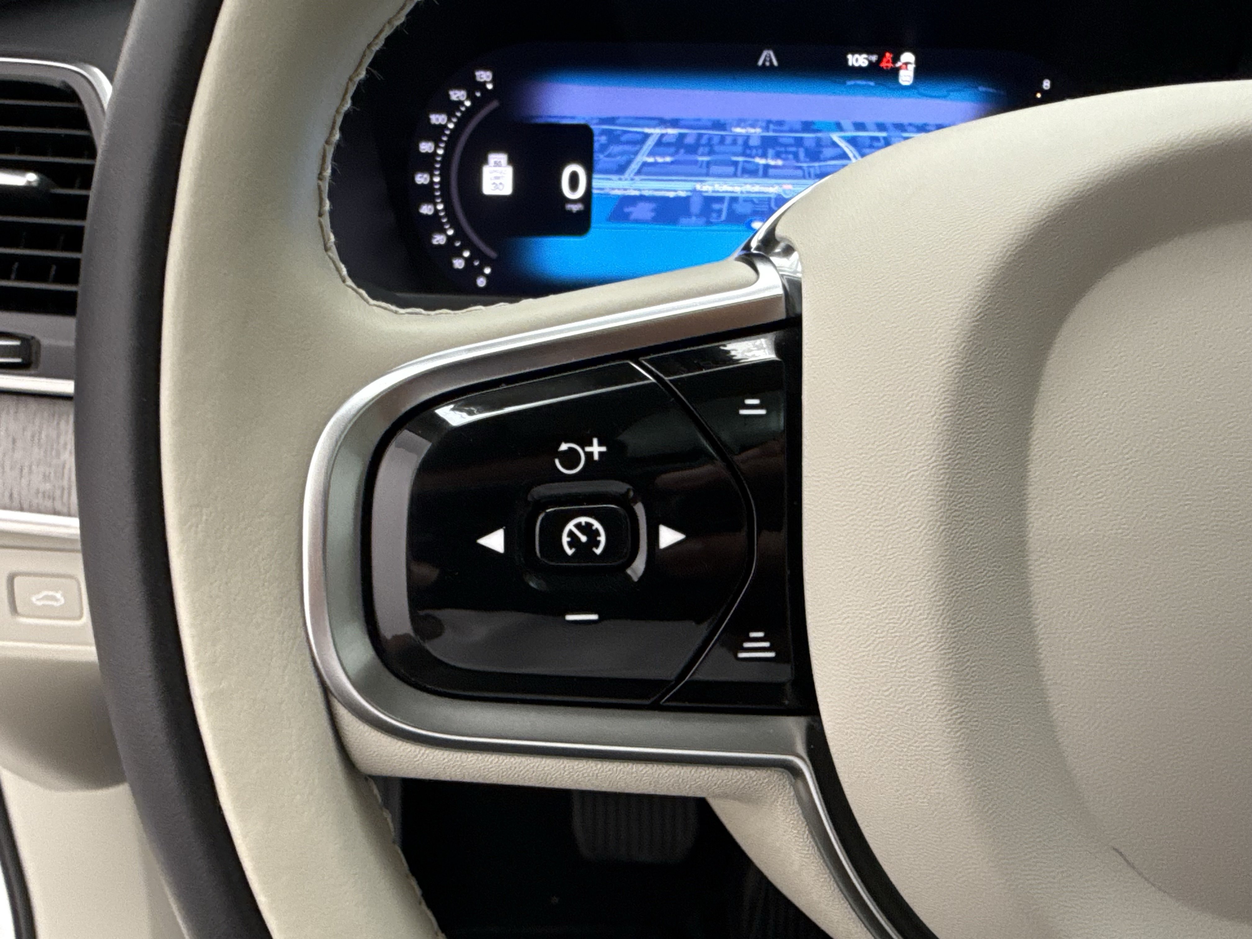 Certified 2024 Volvo XC90 B6 Plus w/ Protection Package Premier AWD/4WD image 17