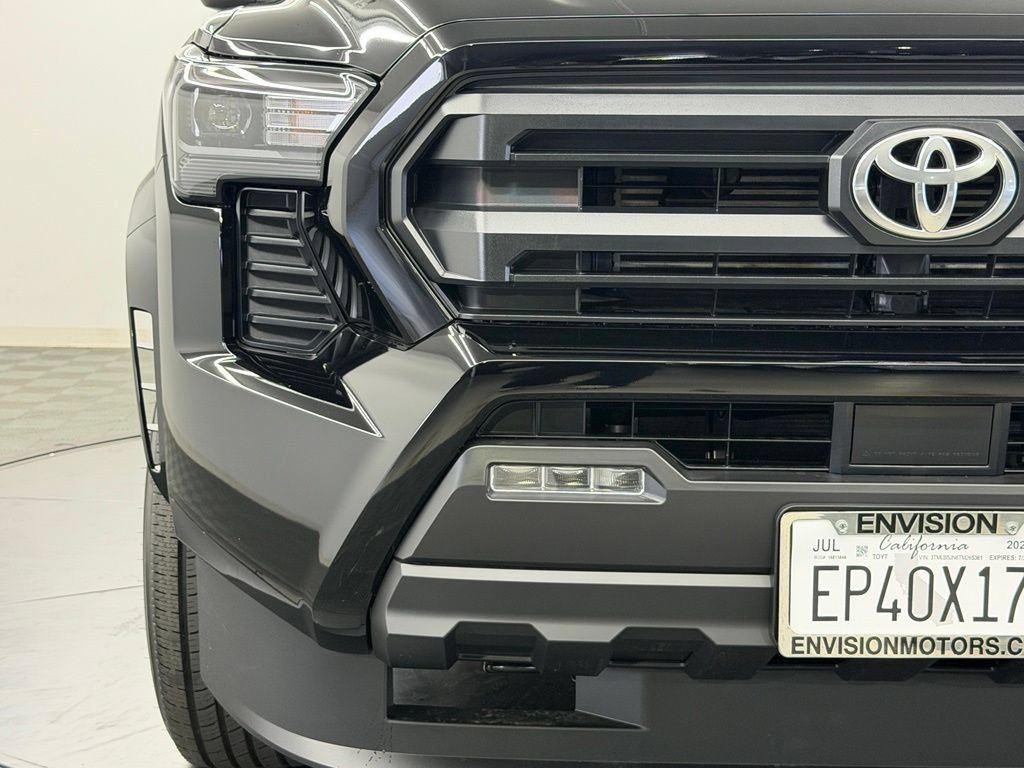 Used 2026 Toyota Tacoma SR5 AWD/4WD image 9
