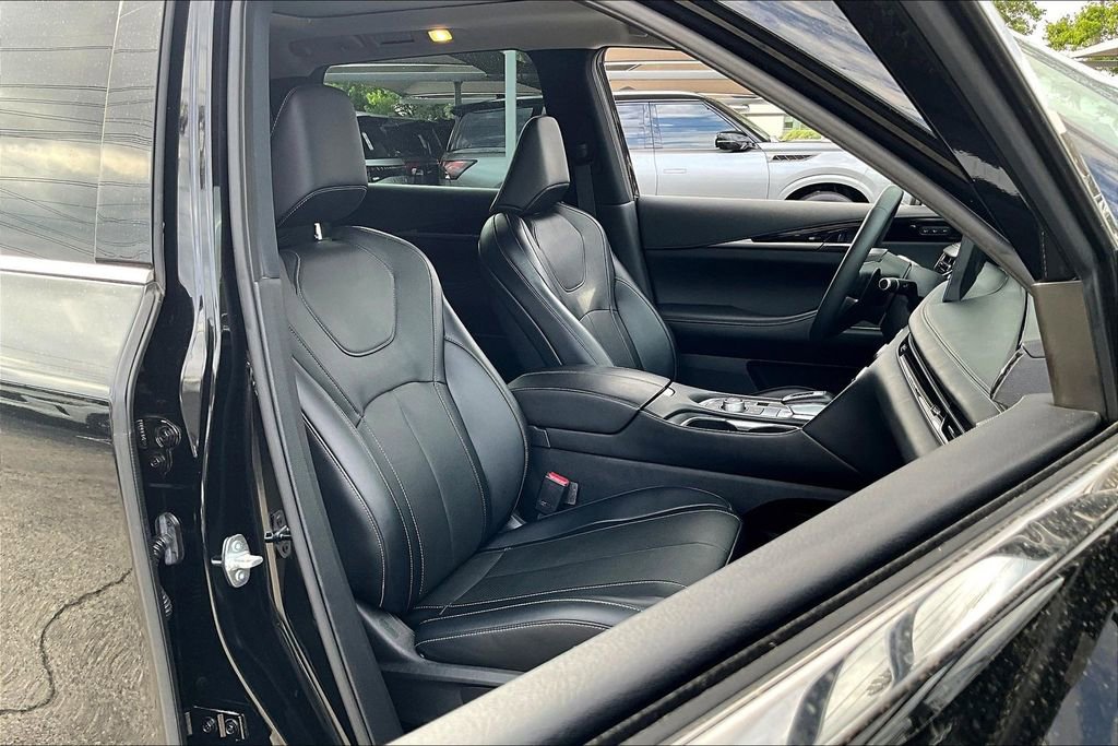 Certified 2023 INFINITI QX60 Pure image 12