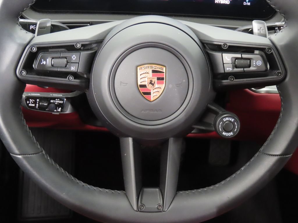 Certified 2026 Porsche Cayenne E-Hybrid Coupe AWD/4WD image 19