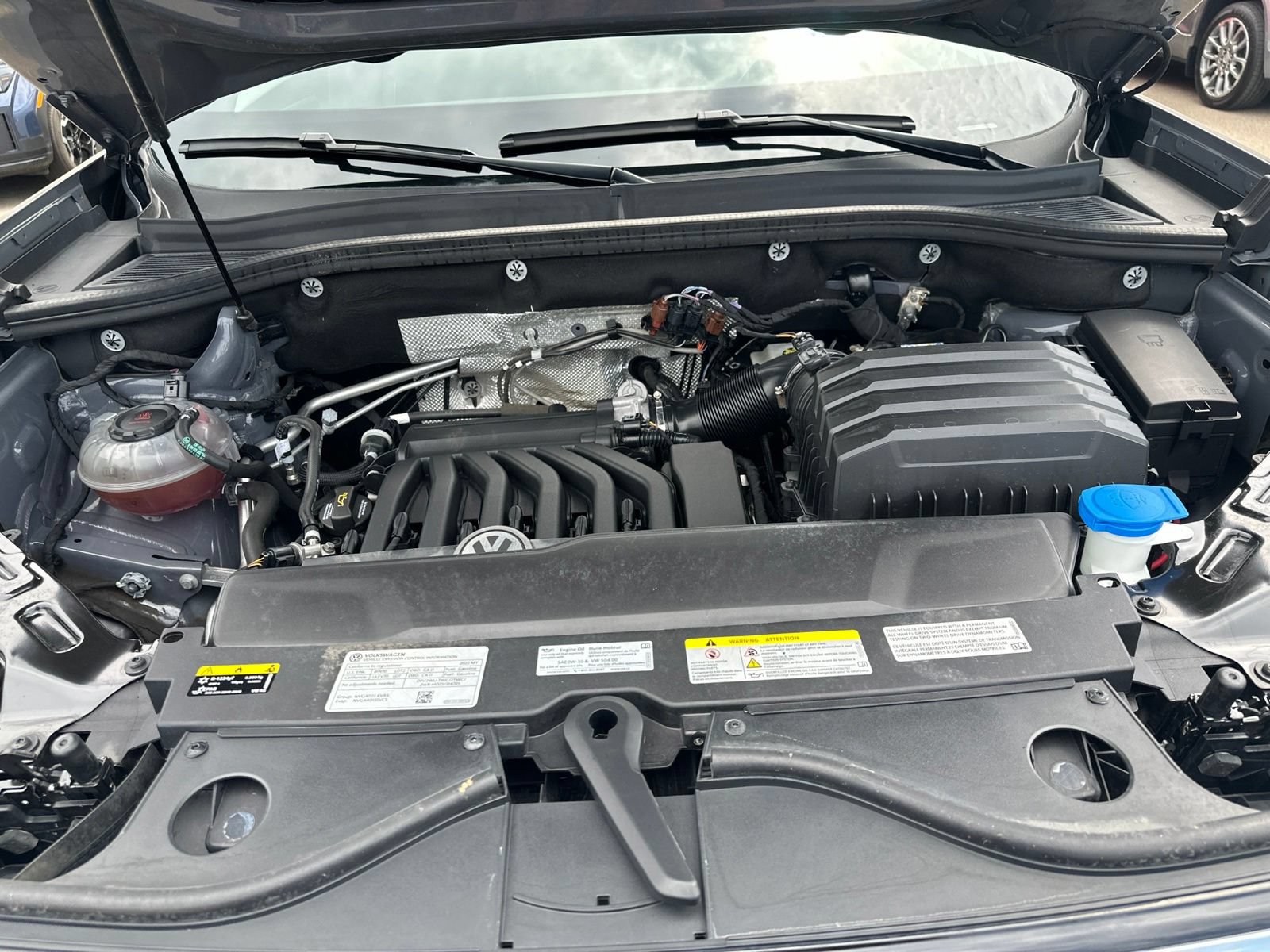 Certified 2022 Volkswagen Atlas Cross Sport SEL R-Line AWD/4WD image 51