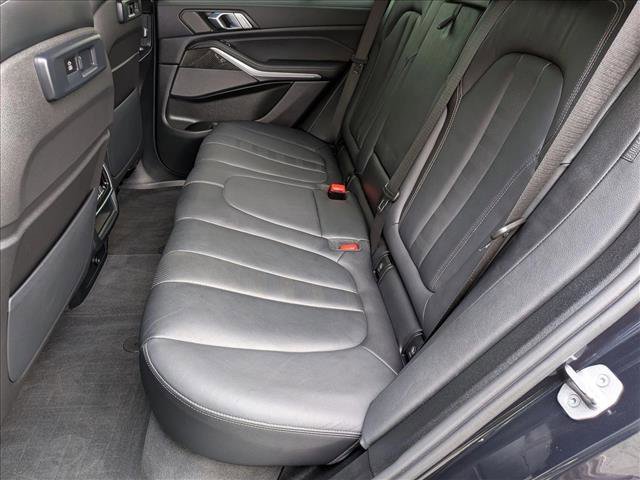 Used 2022 BMW X5 M50i image 20