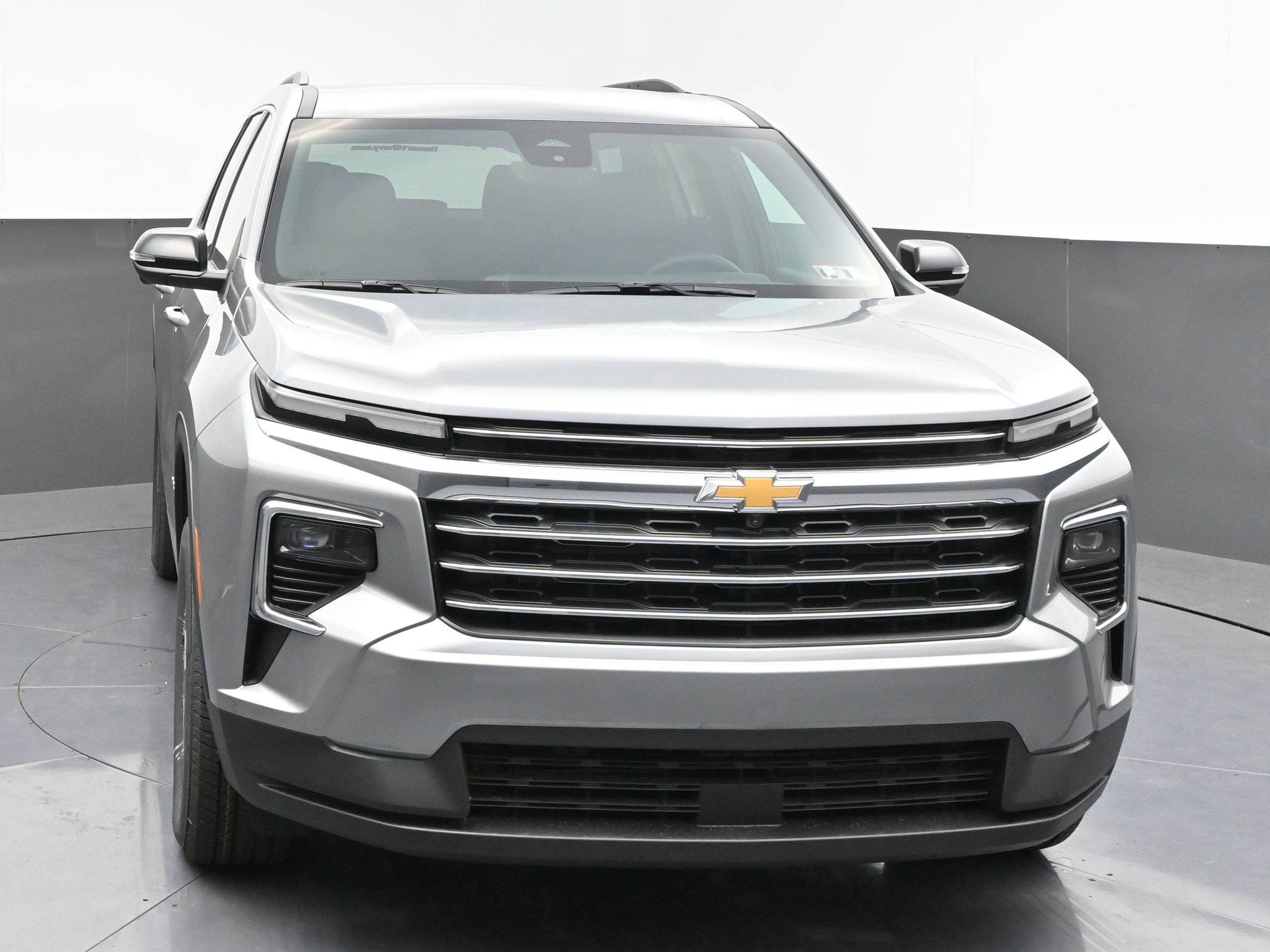 New 2026 Chevrolet Traverse LT w/ Driver Confidence Package AWD/4WD image 2