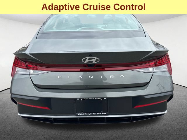 Used 2025 Hyundai Elantra SEL FWD image 9