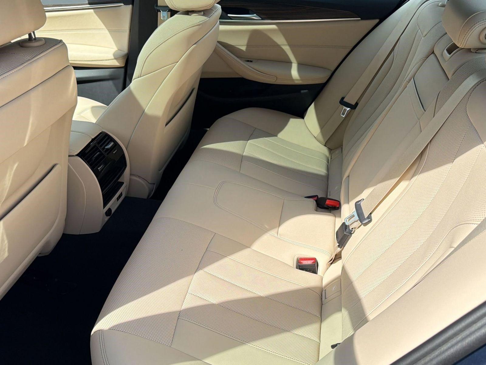 Certified 2023 BMW 530e xDrive w/ Convenience Package image 27