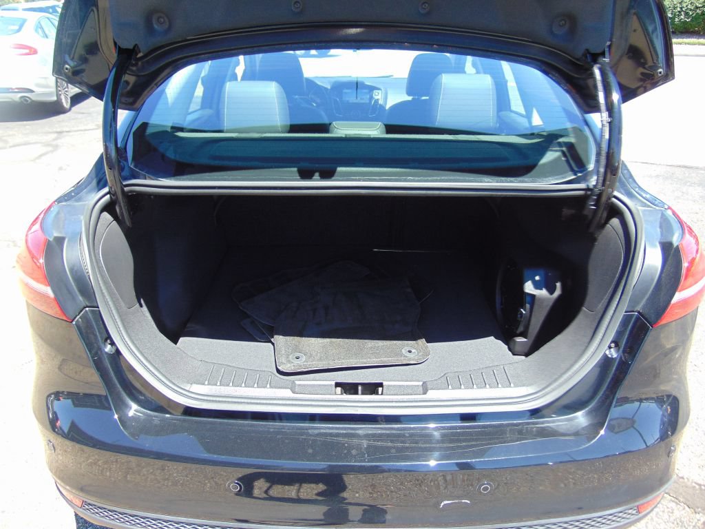 Used 2016 Ford Focus Titanium w/ Titanium Technology Package FWD image 36