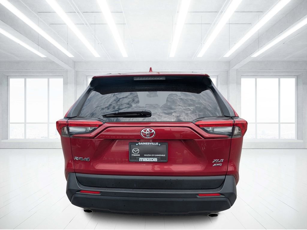 Used 2025 Toyota RAV4 XLE AWD/4WD image 4