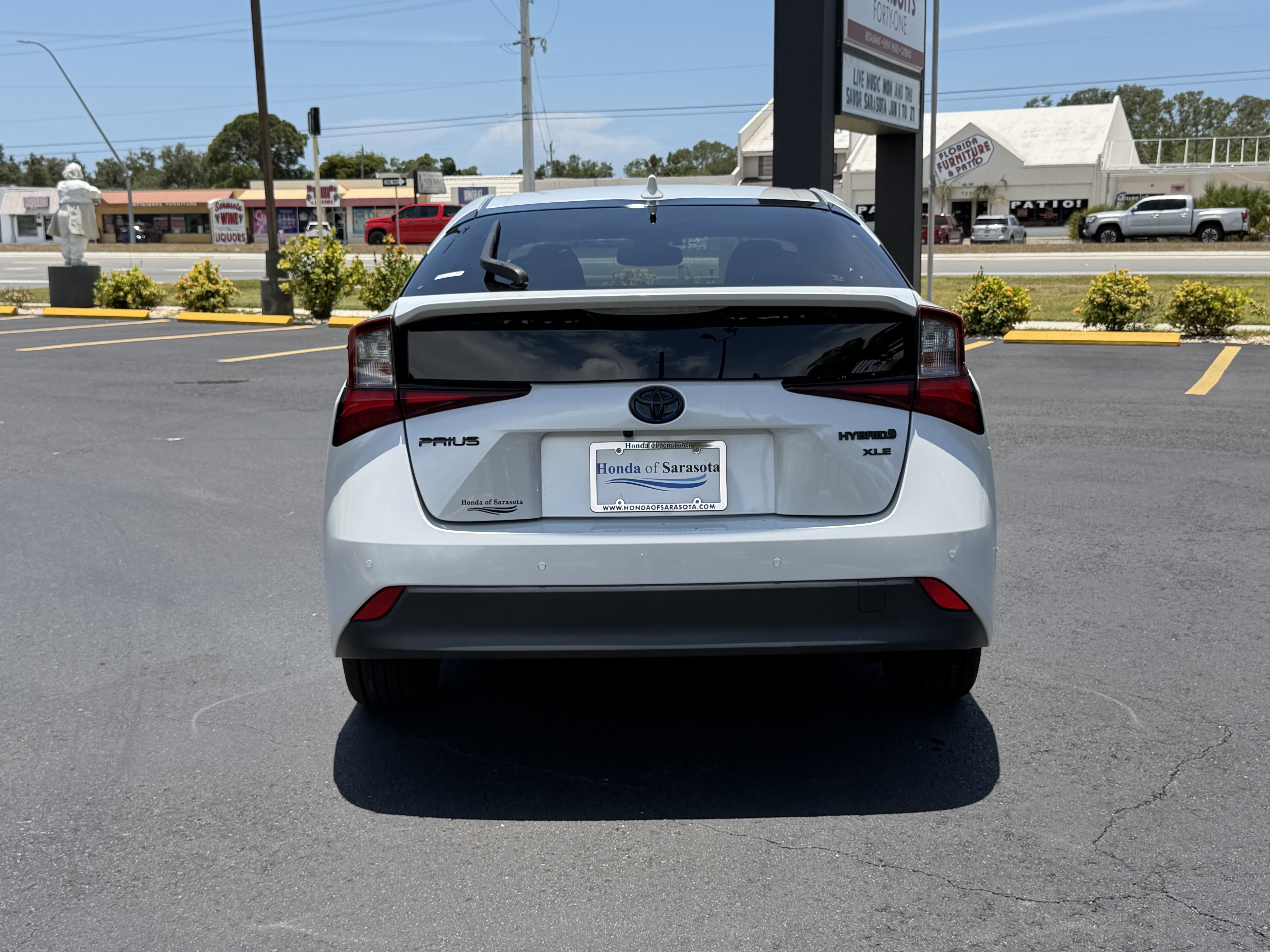 Used 2021 Toyota Prius FWD image 6