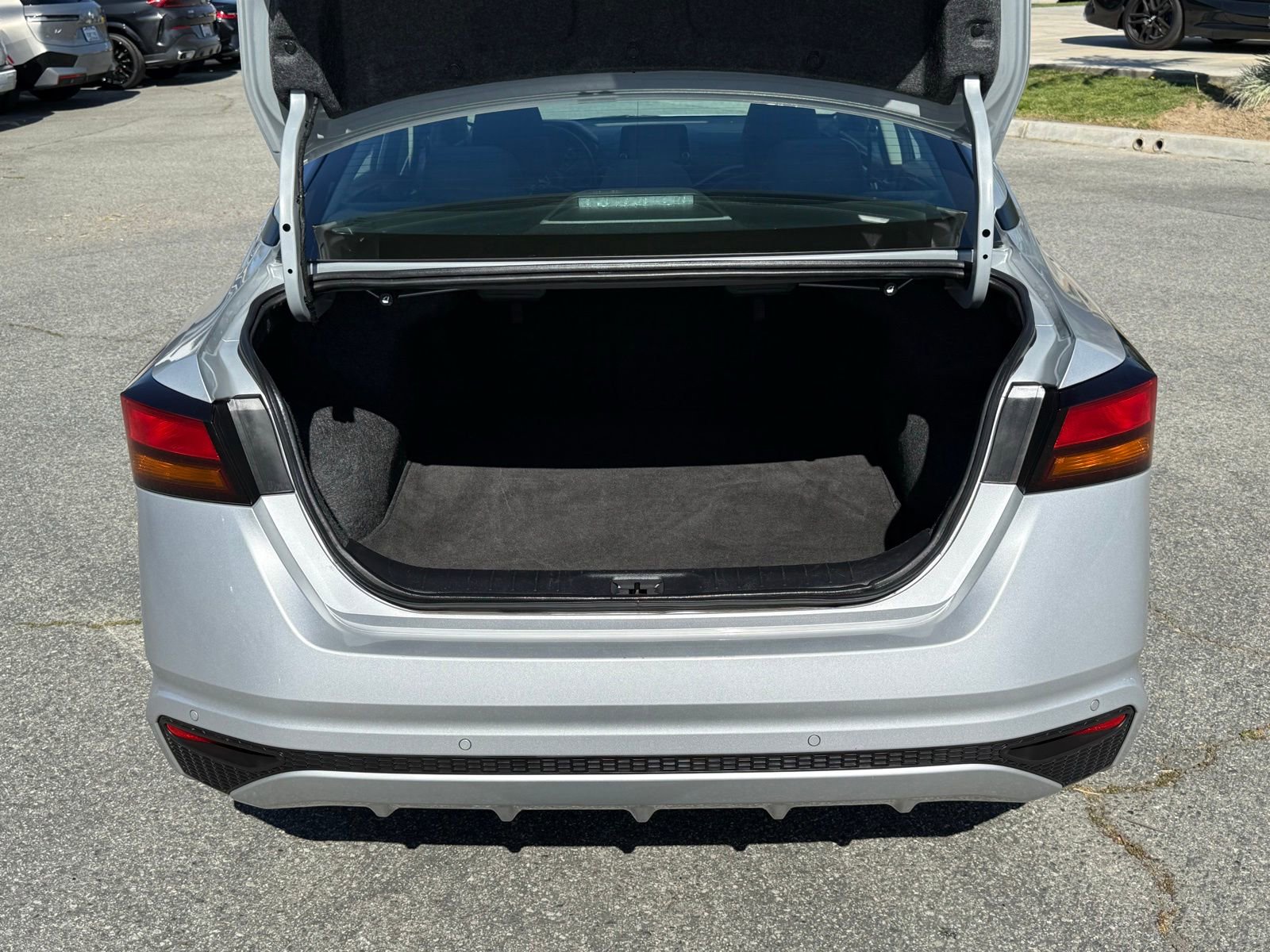 Used 2024 Nissan Altima 2.5 SV image 17