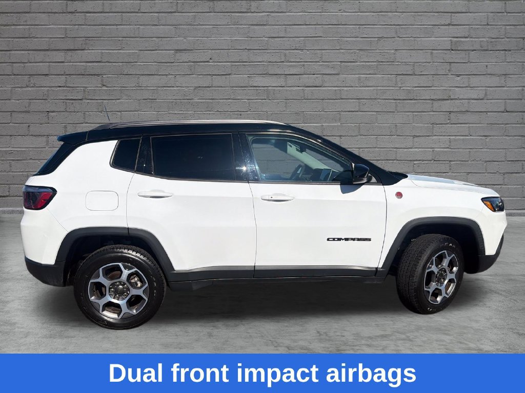 Used 2022 Jeep Compass Trailhawk w/ Sun and Sound Group AWD/4WD image 9