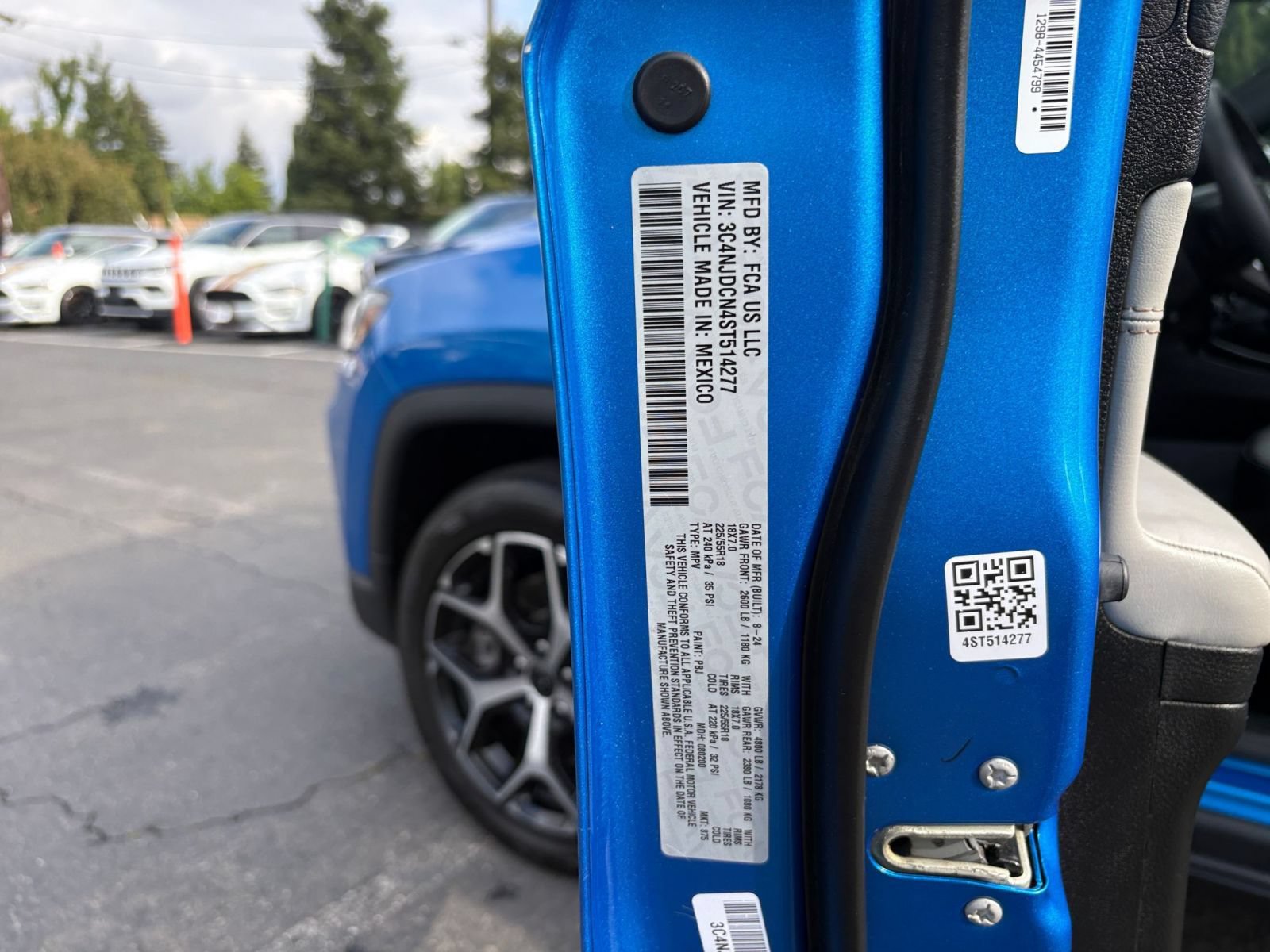Used 2025 Jeep Compass Limited AWD/4WD image 30
