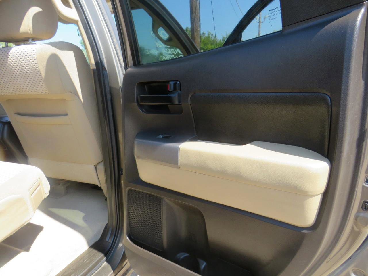 Used 2010 Toyota Tundra 4x4 Double Cab image 22