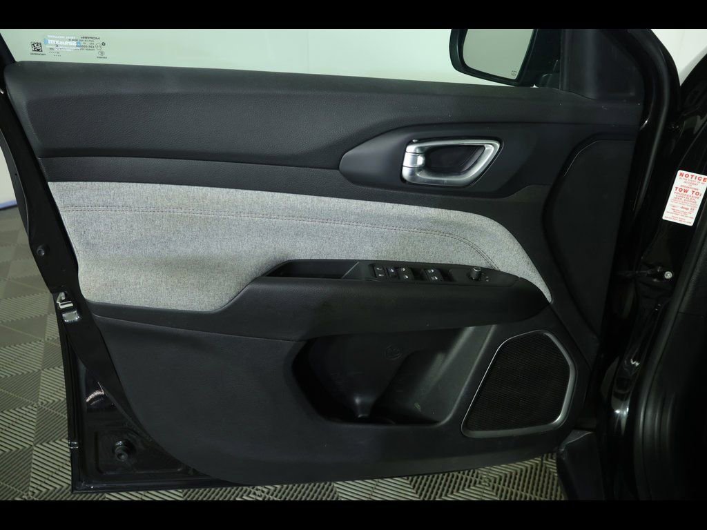 Used 2022 Jeep Compass Latitude image 21