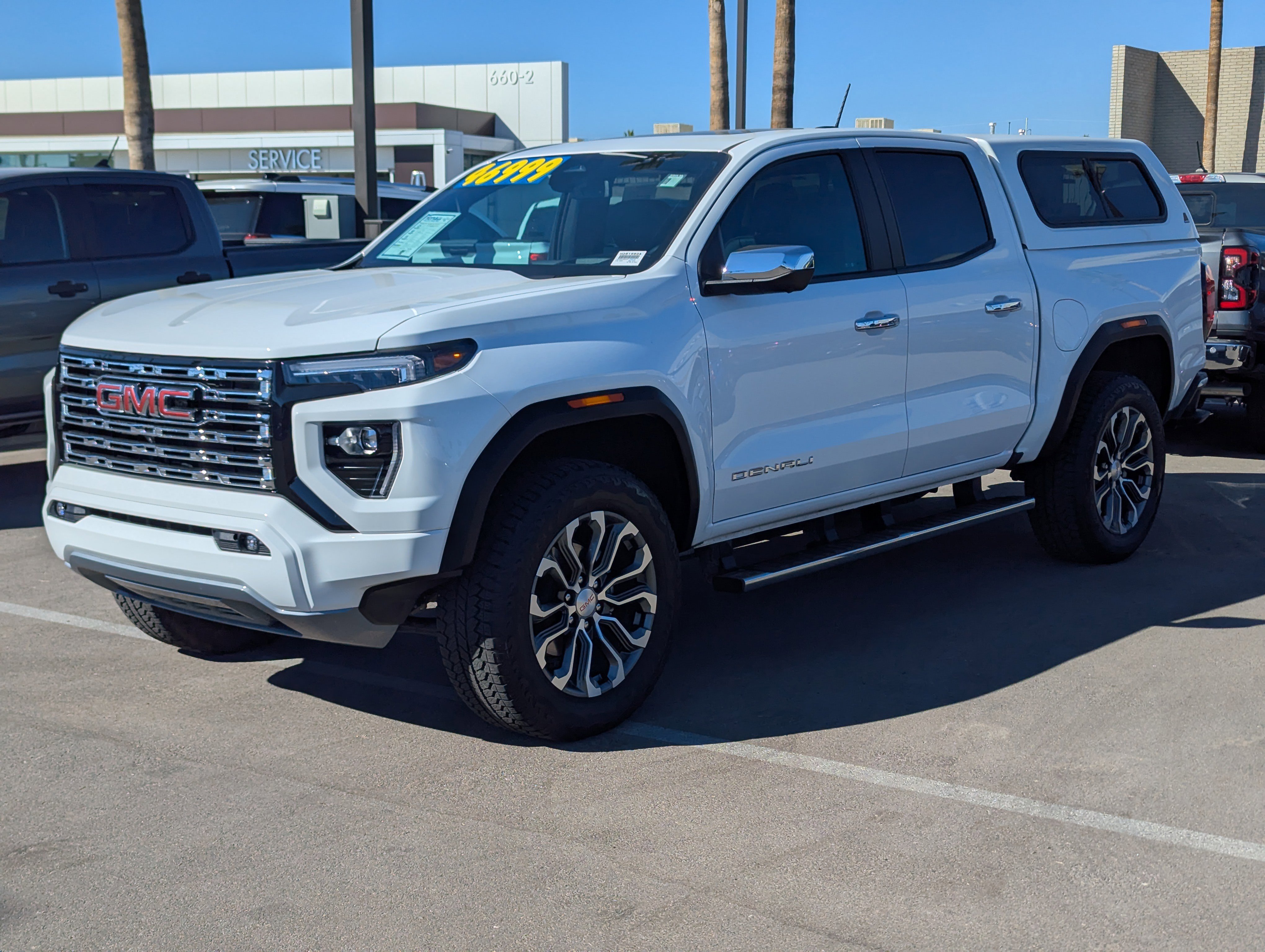 Used 2023 GMC Canyon Denali image 5