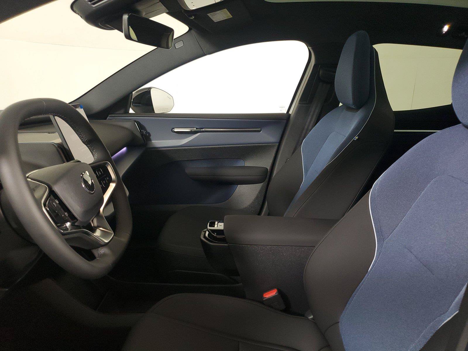 New 2026 Volvo EX30 Ultra AWD/4WD image 21