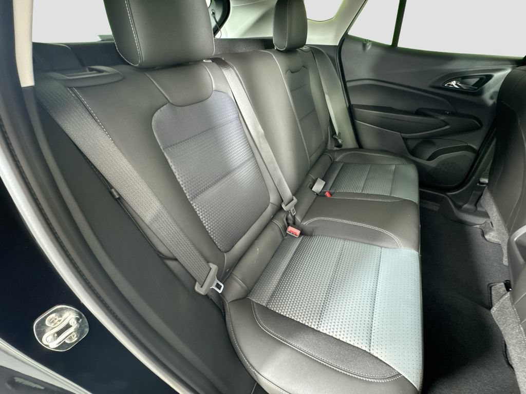 New 2026 Chevrolet Trax LT w/ Midnight Edition FWD image 25